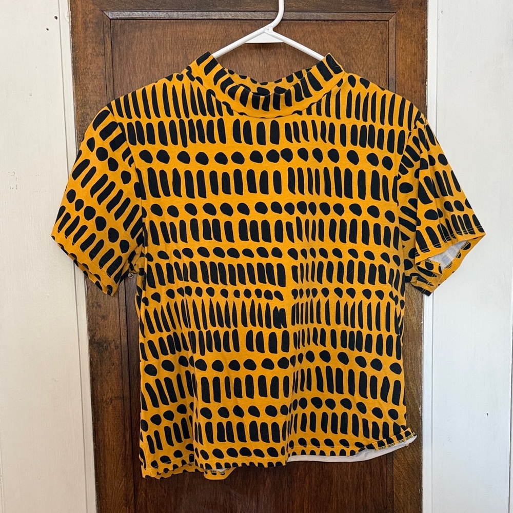 Nooworks Yellow and Black Graphic Top